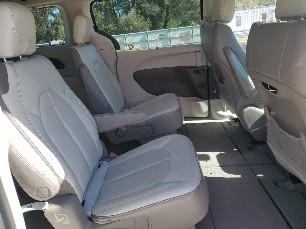 CHRYSLER PACIFICA TOURING L