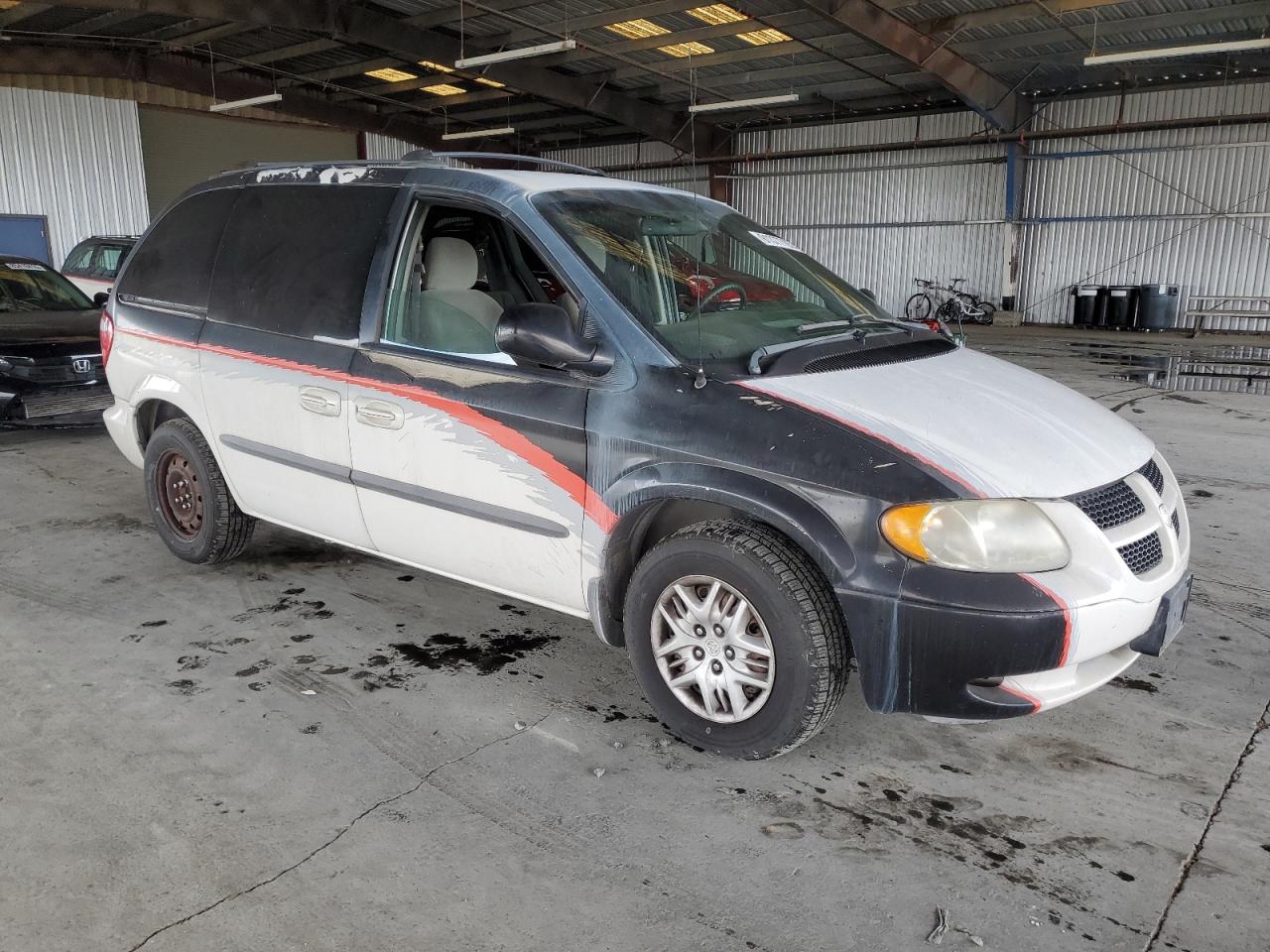 Lot #3282445277 2002 DODGE CARAVAN SP