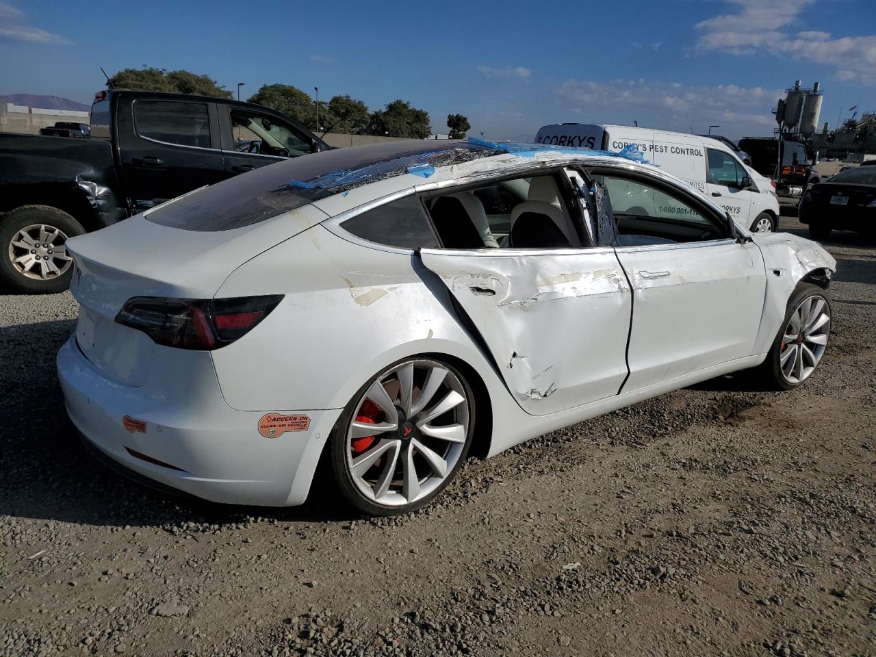 TESLA MODEL 3
