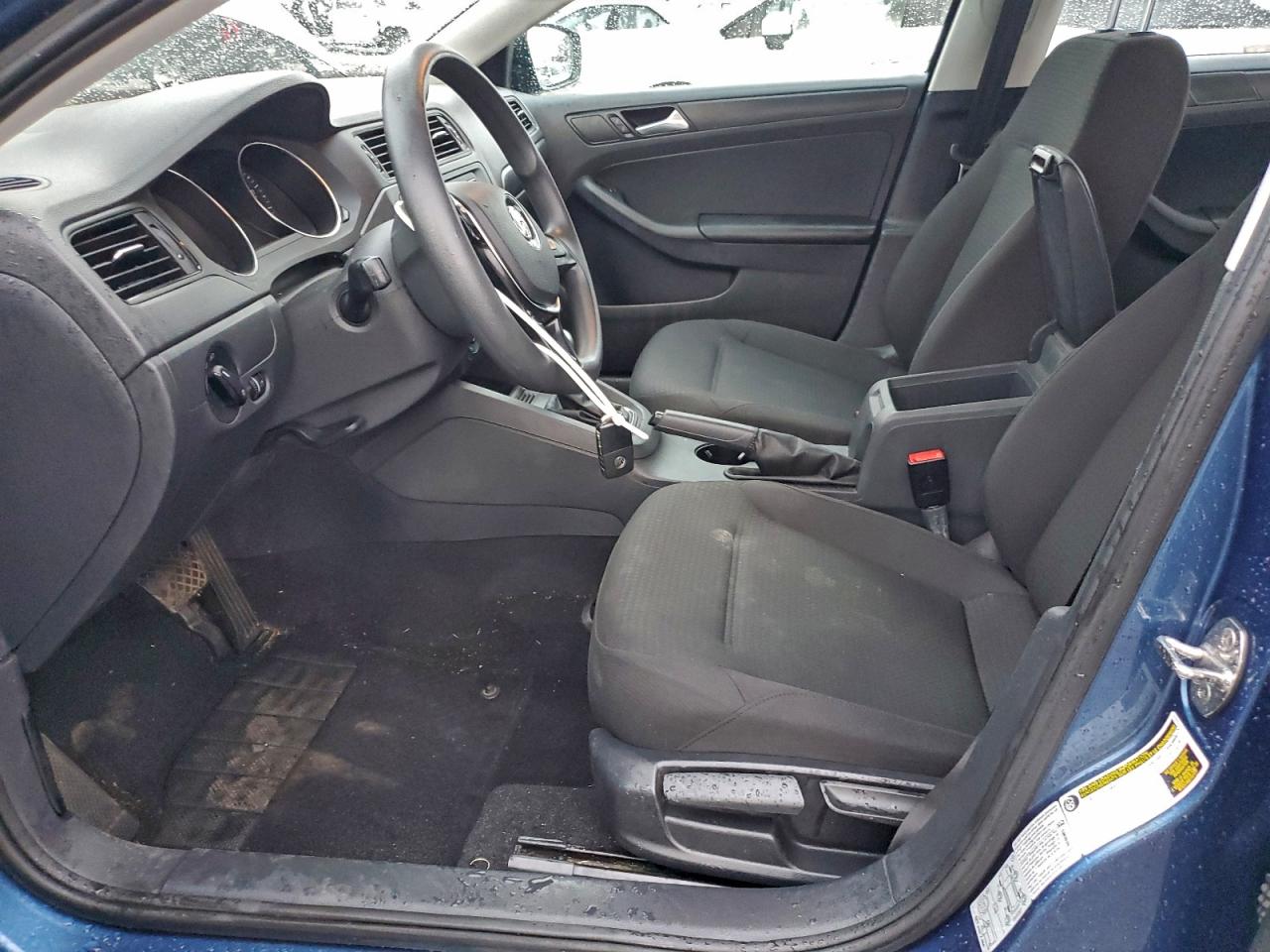 VOLKSWAGEN JETTA BASE