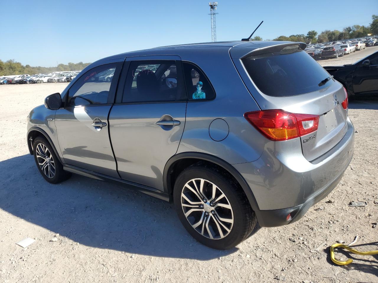 MITSUBISHI OUTLANDER ES