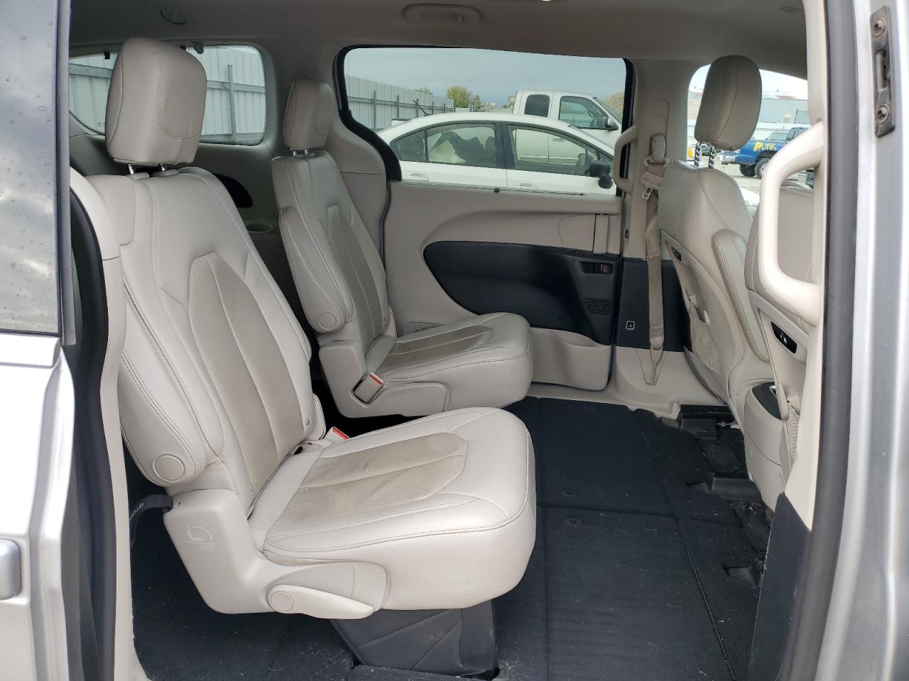 CHRYSLER PACIFICA TOURING L