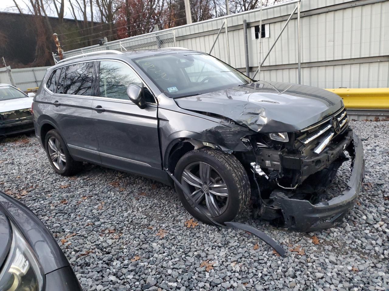 VOLKSWAGEN TIGUAN SE