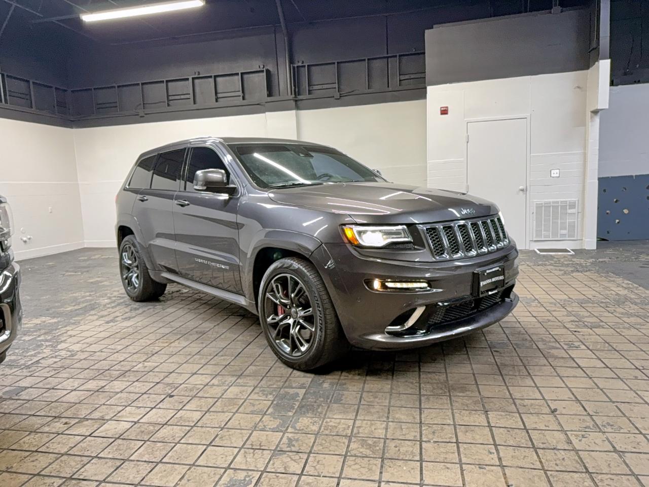 JEEP GRAND CHEROKEE SRT-8