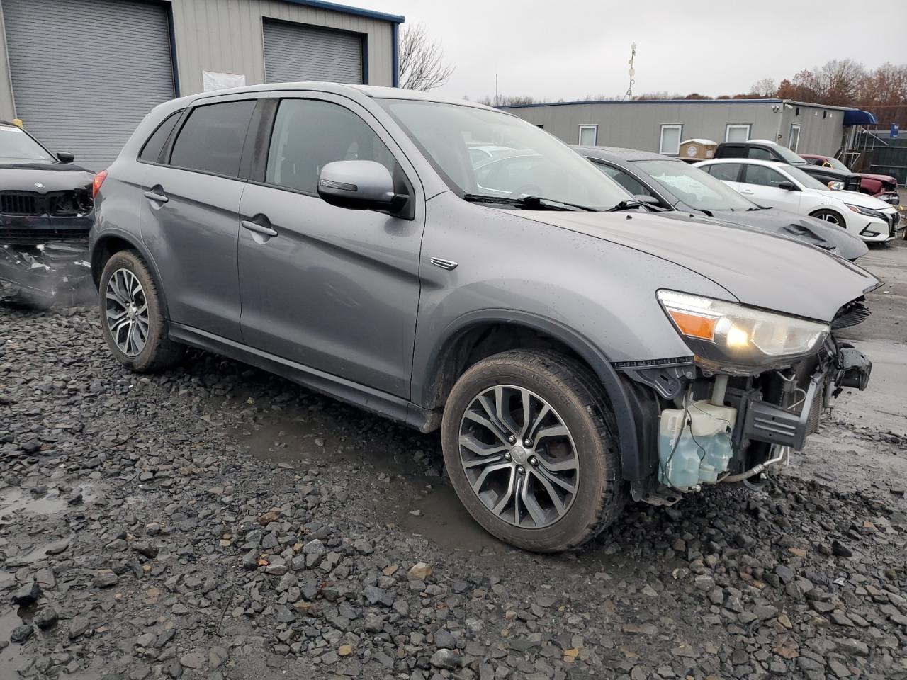 MITSUBISHI OUTLANDER ES