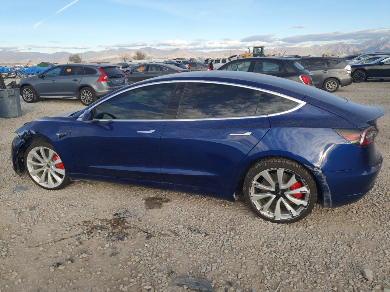 TESLA MODEL 3