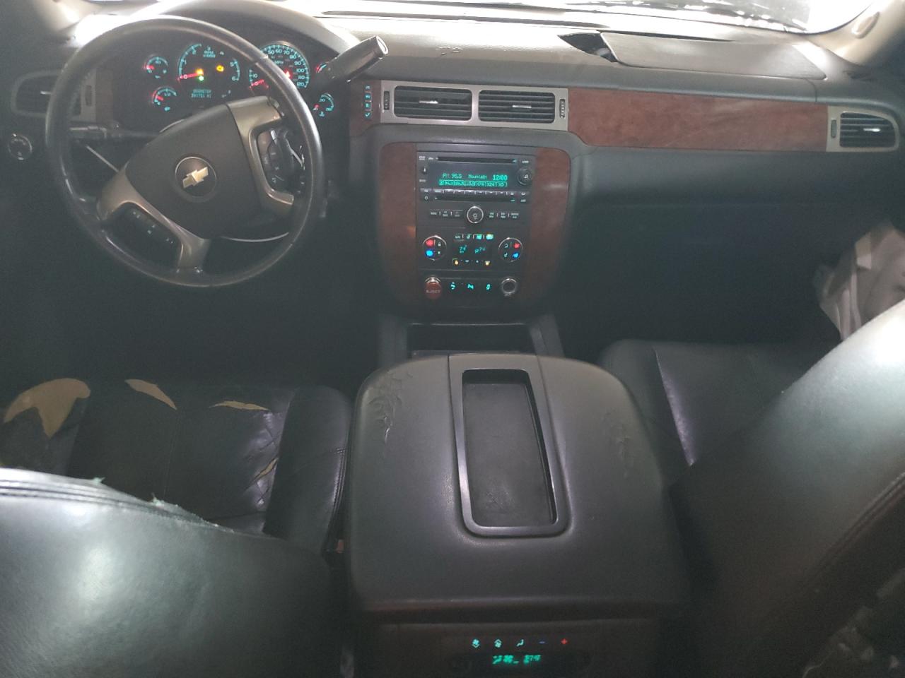 CHEVROLET SUBURBAN C1500 LT