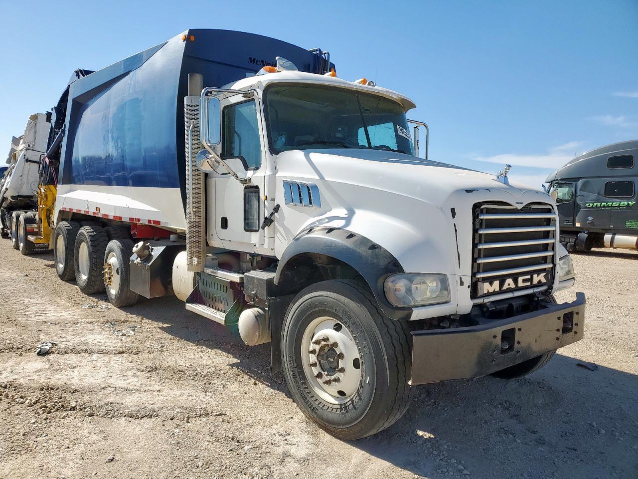Lot #3316755430 2012 MACK 700 GU700