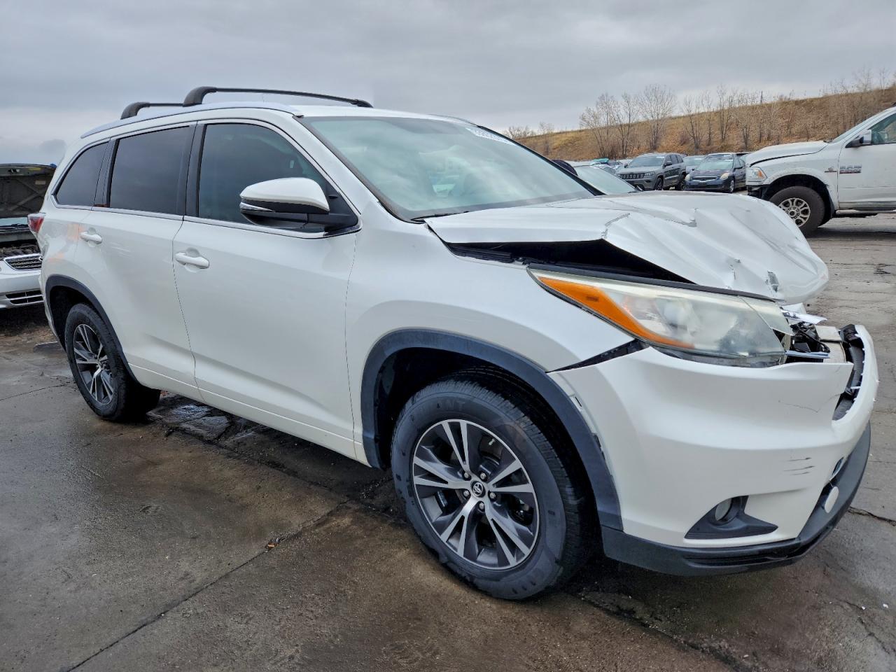 TOYOTA HIGHLANDER XLE