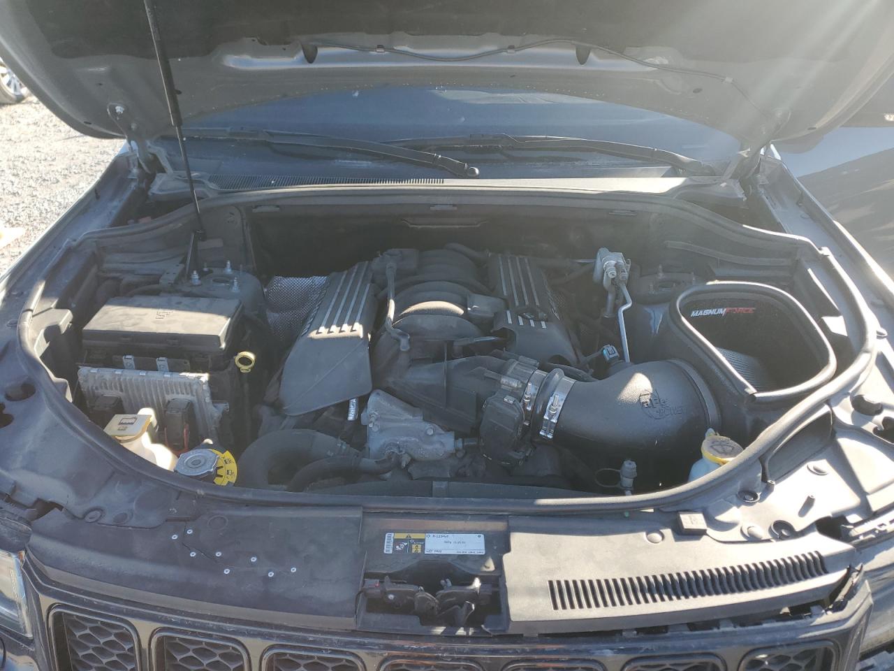 JEEP GRAND CHEROKEE SRT-8