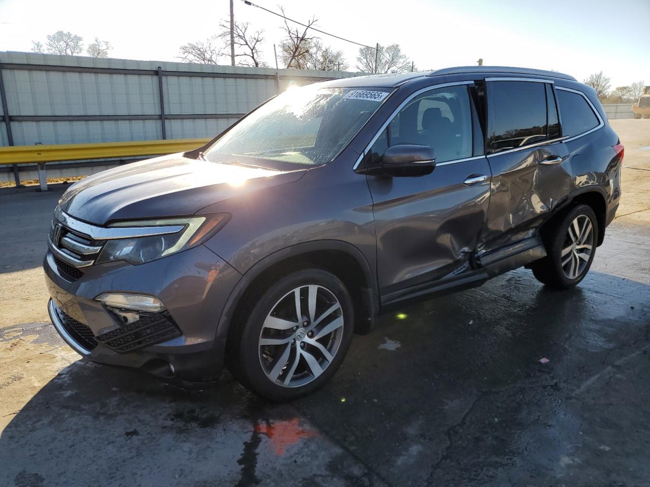 Lot #3297082519 2016 HONDA PILOT TOUR