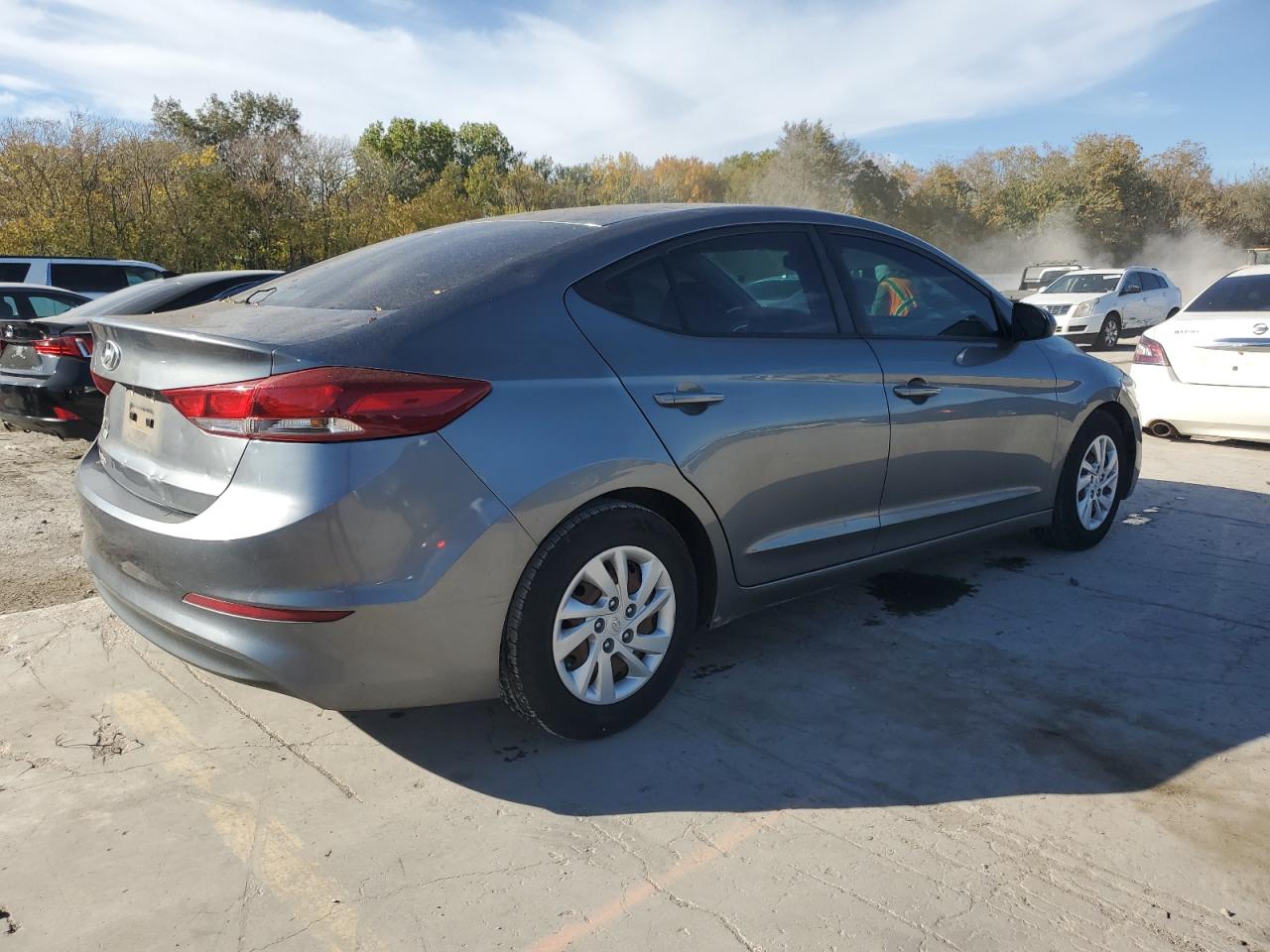 HYUNDAI ELANTRA SE