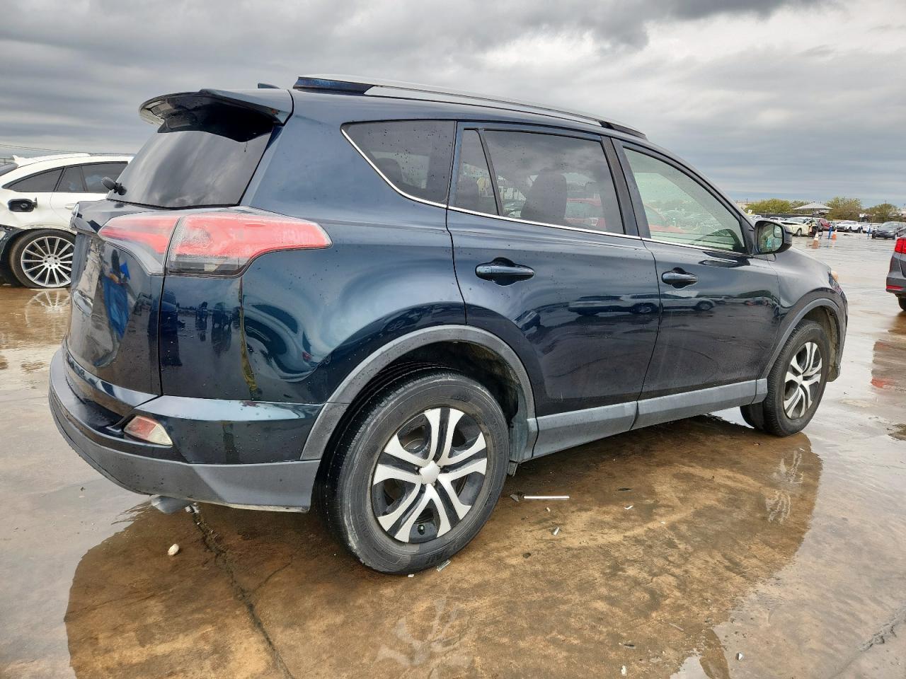 TOYOTA RAV4 LE