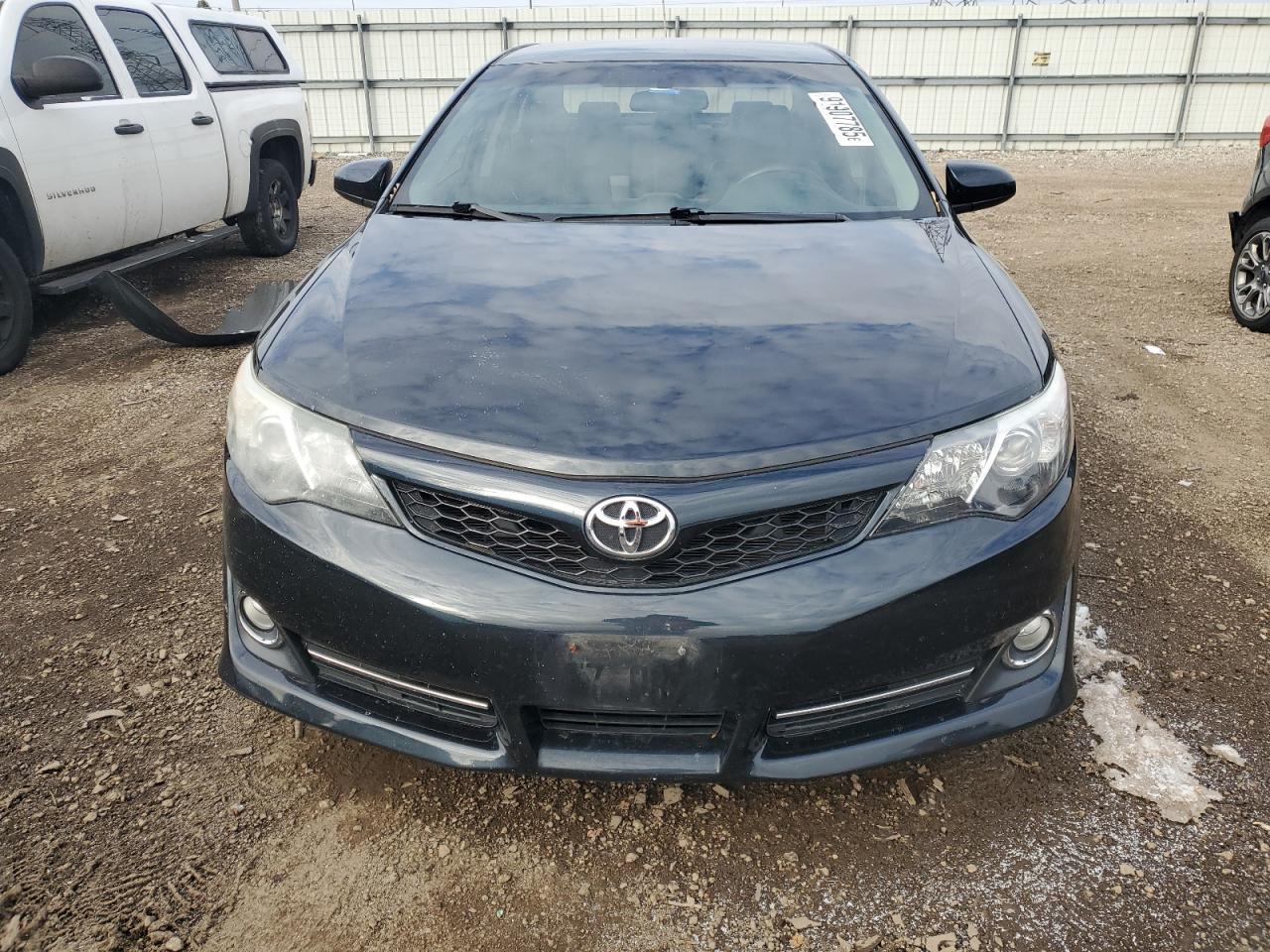 TOYOTA CAMRY BASE