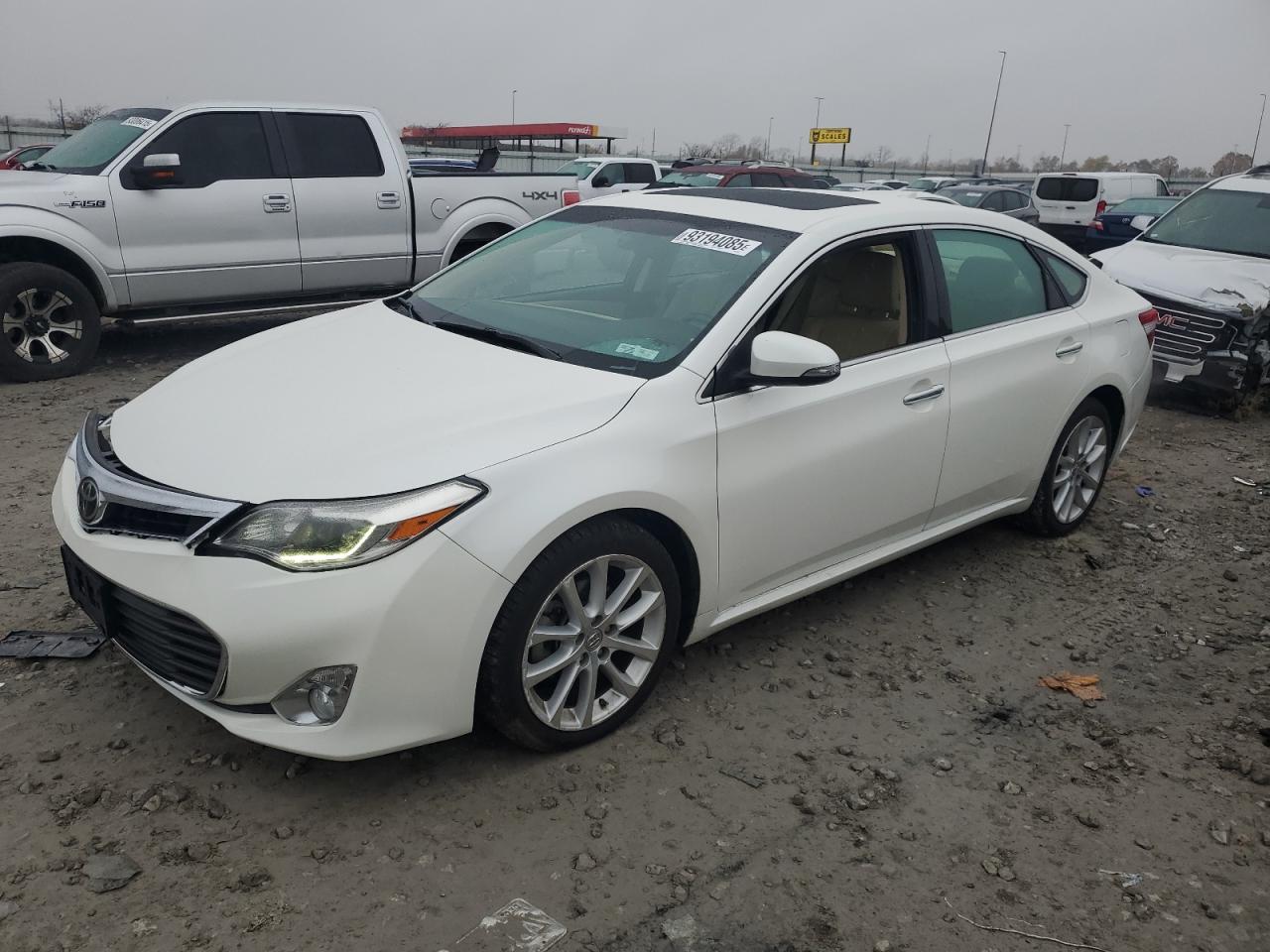 Lot #3298290060 2013 TOYOTA AVALON BAS