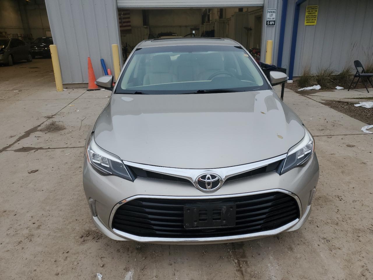 TOYOTA AVALON XLE