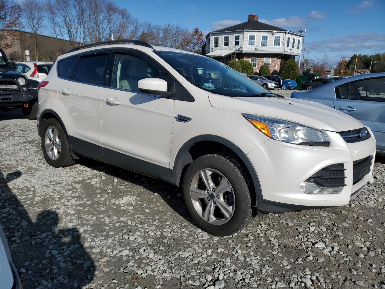 FORD ESCAPE SE