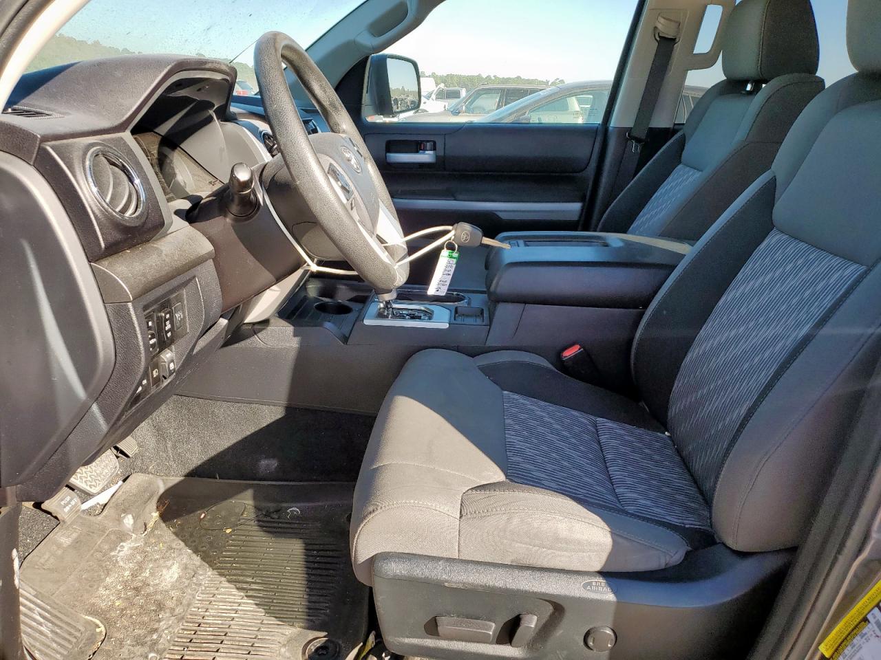 TOYOTA TUNDRA CREWMAX SR5