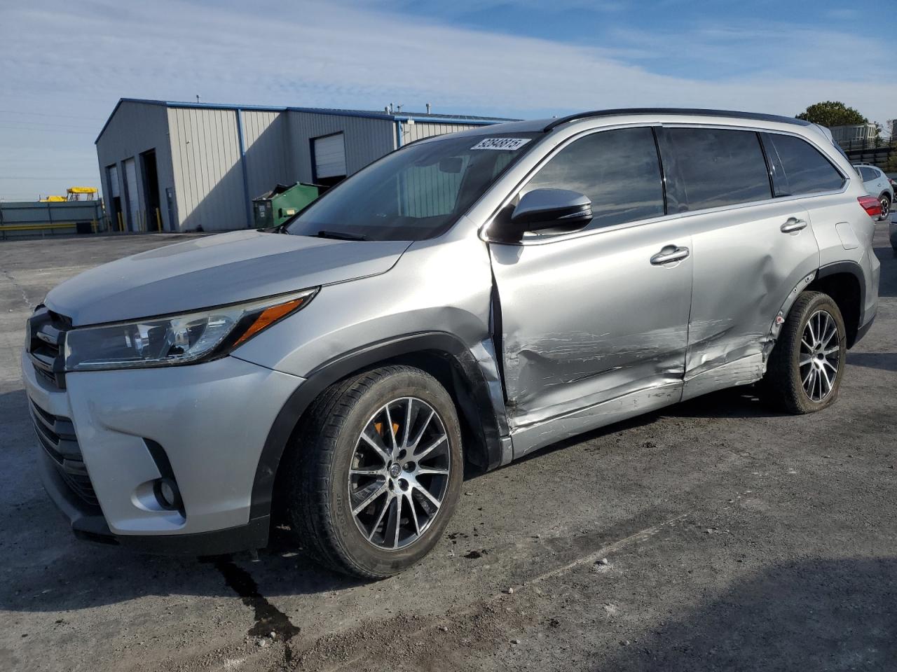 TOYOTA HIGHLANDER SE