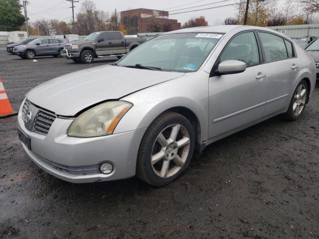 NISSAN MAXIMA SE