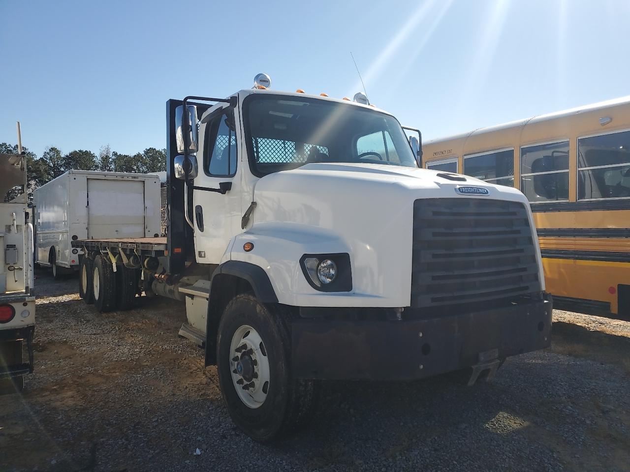 Lot #3296310412 2016 FREIGHTLINER 114SD