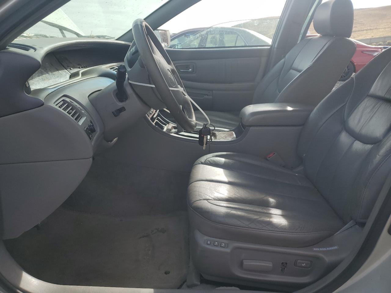 Lot #3285126402 2000 TOYOTA AVALON XL