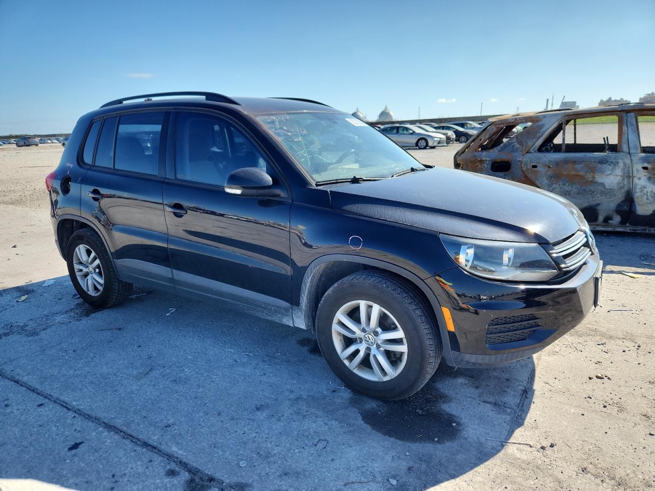 VOLKSWAGEN TIGUAN S