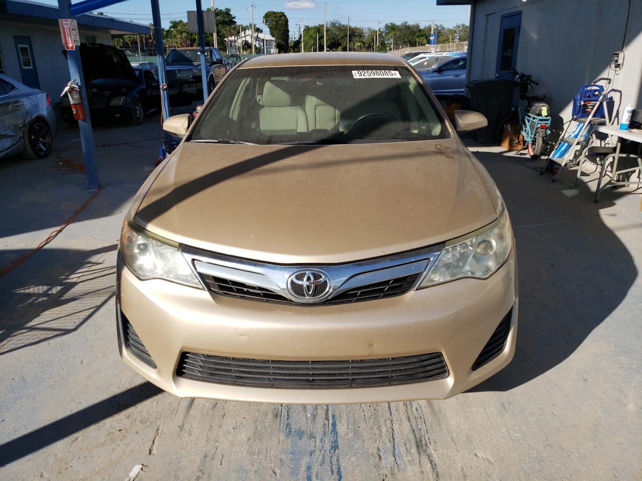 TOYOTA CAMRY BASE