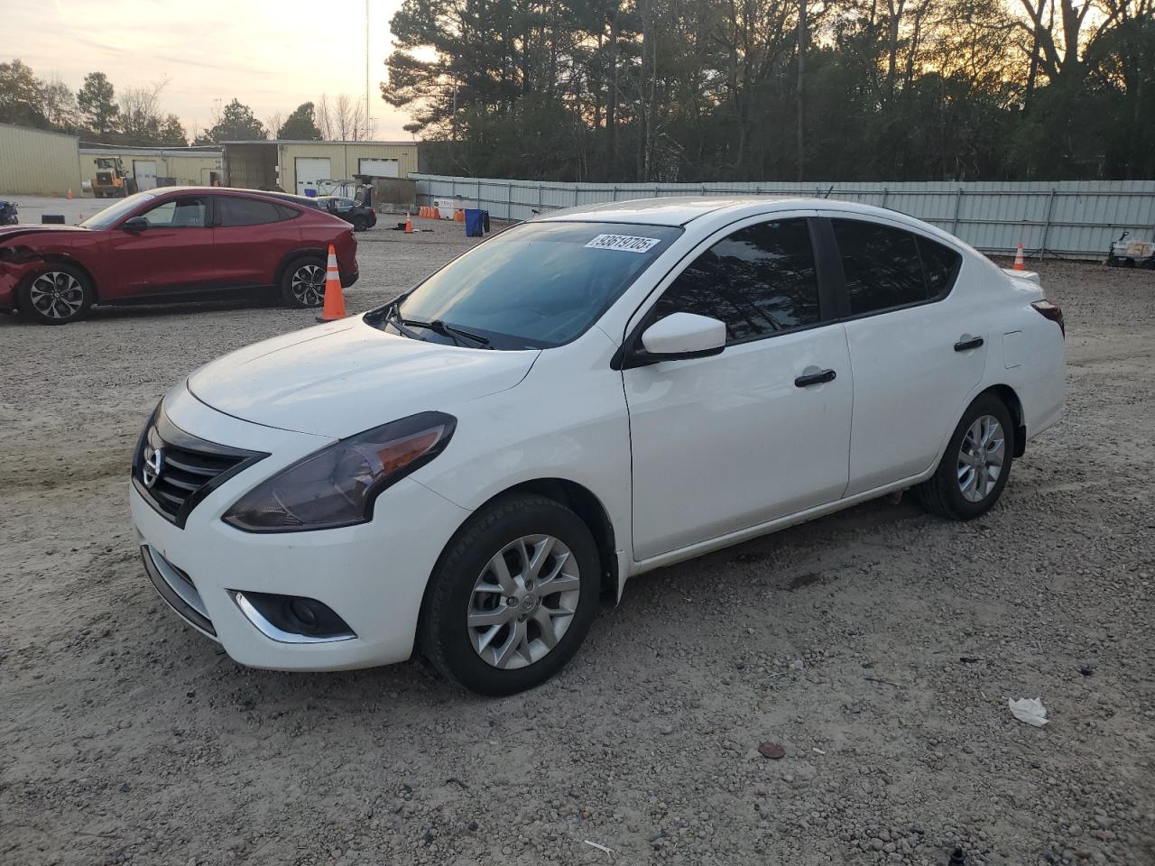 NISSAN VERSA S