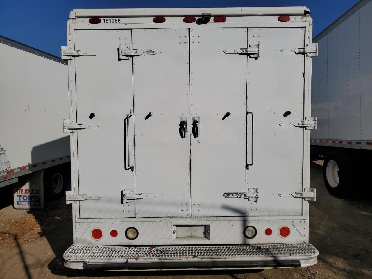 Lot #3282324317 2008 FORD ECONOLINE E450 SUPER DUTY COMMERCIAL STRIPPED CHASSIS