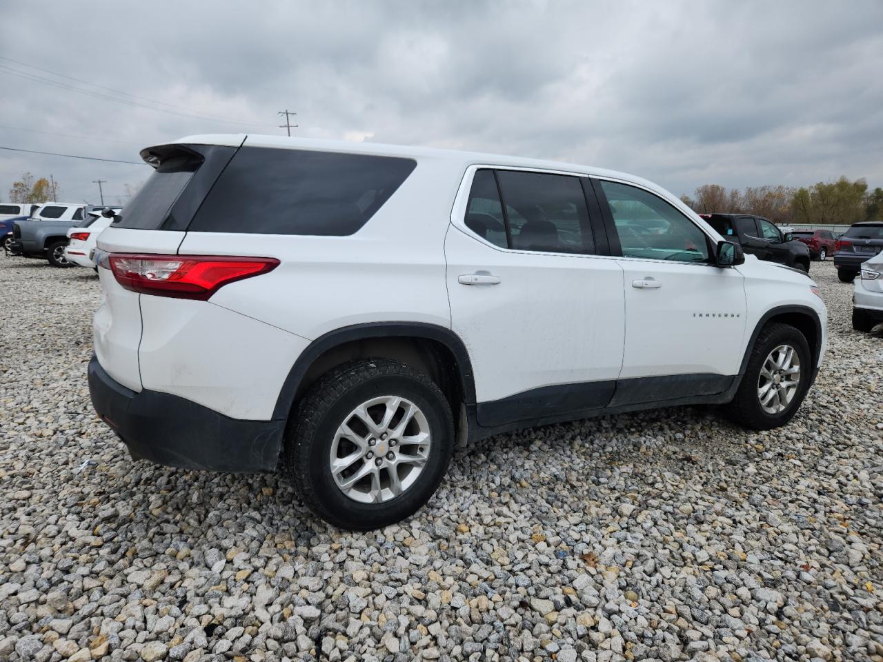 CHEVROLET TRAVERSE LS