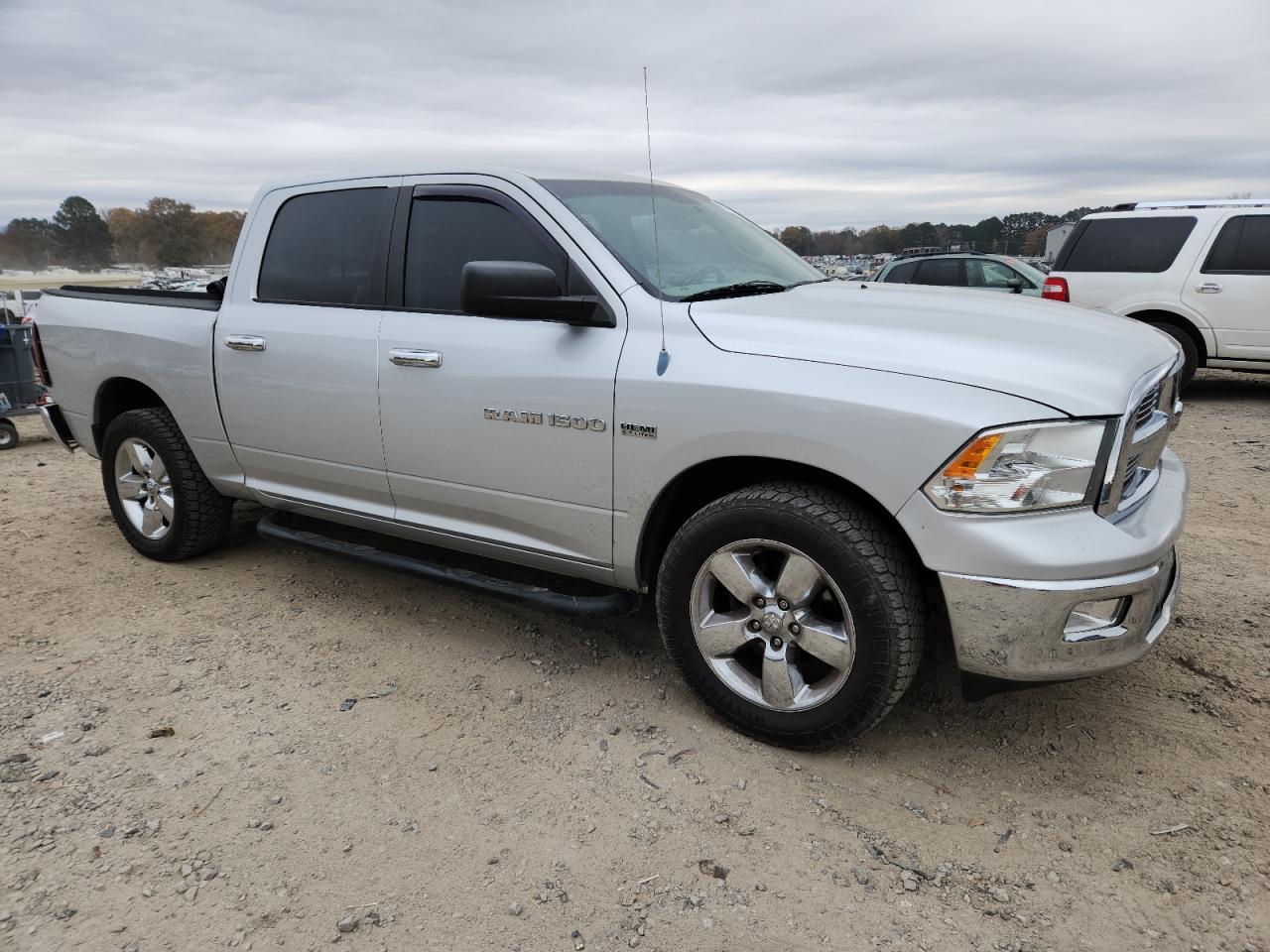 DODGE RAM 1500 SLT