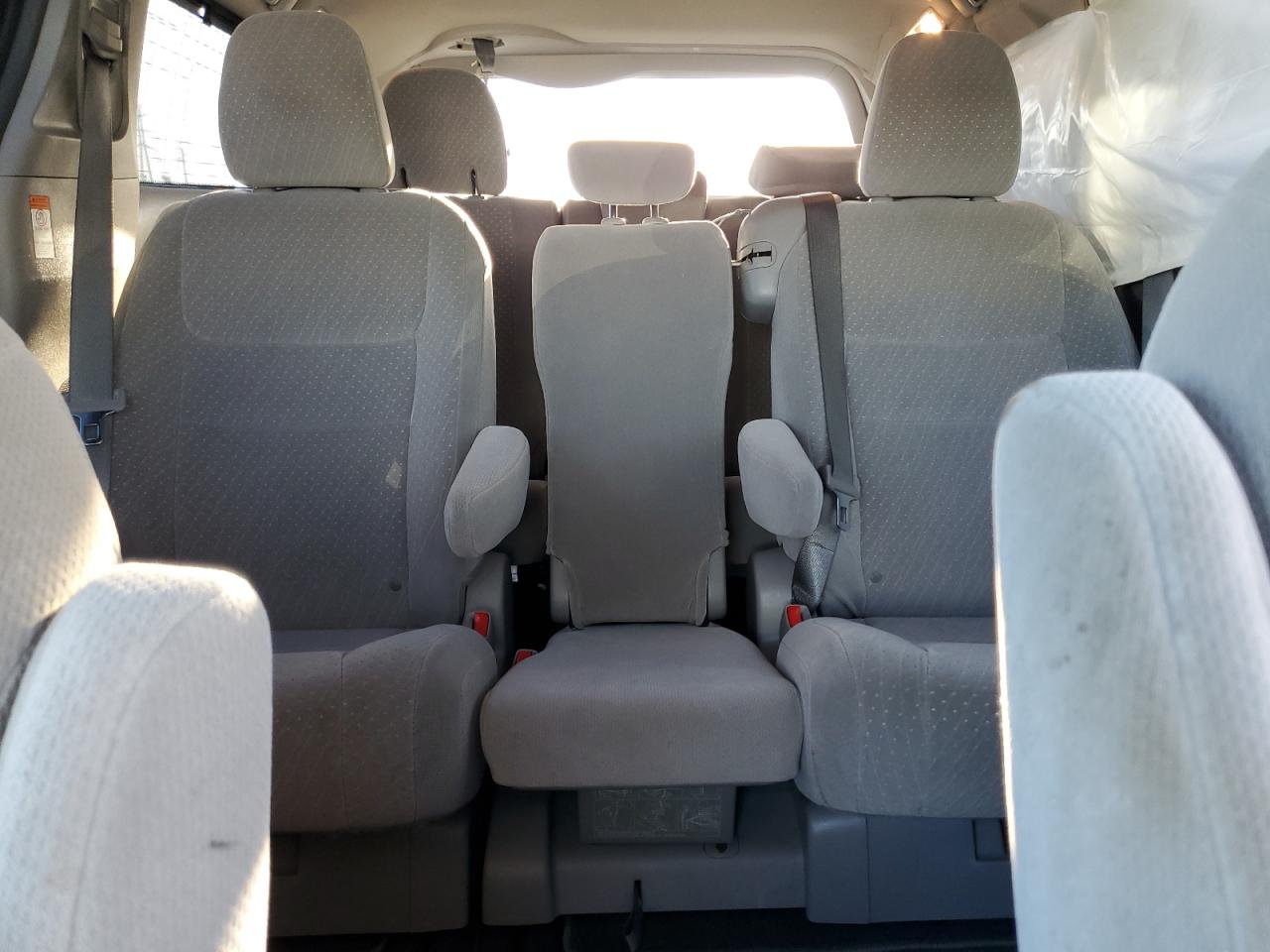 Lot #3287502009 2019 TOYOTA SIENNA LE