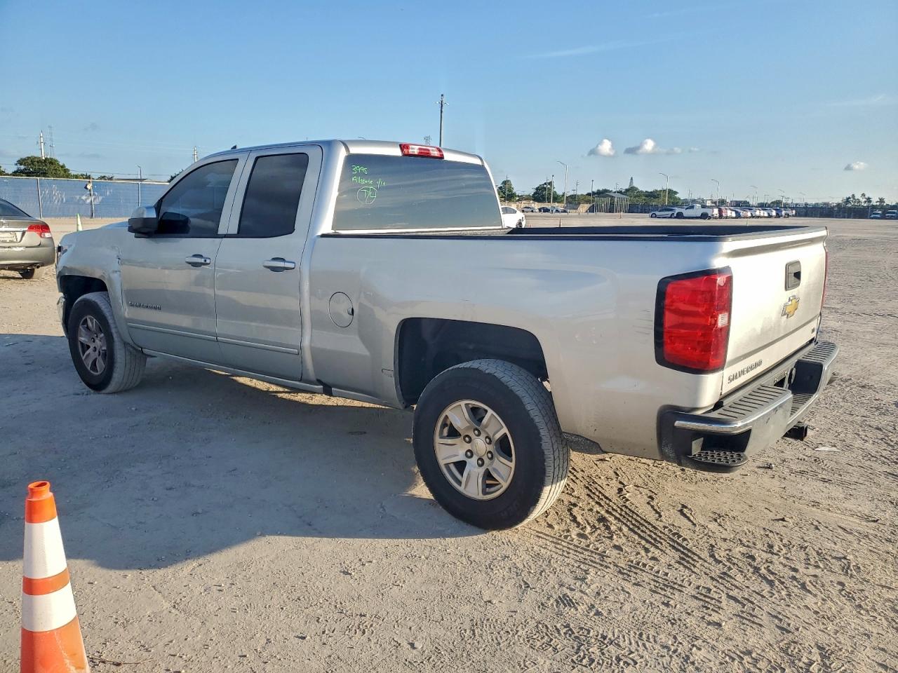 CHEVROLET SILVERADO C1500 LT