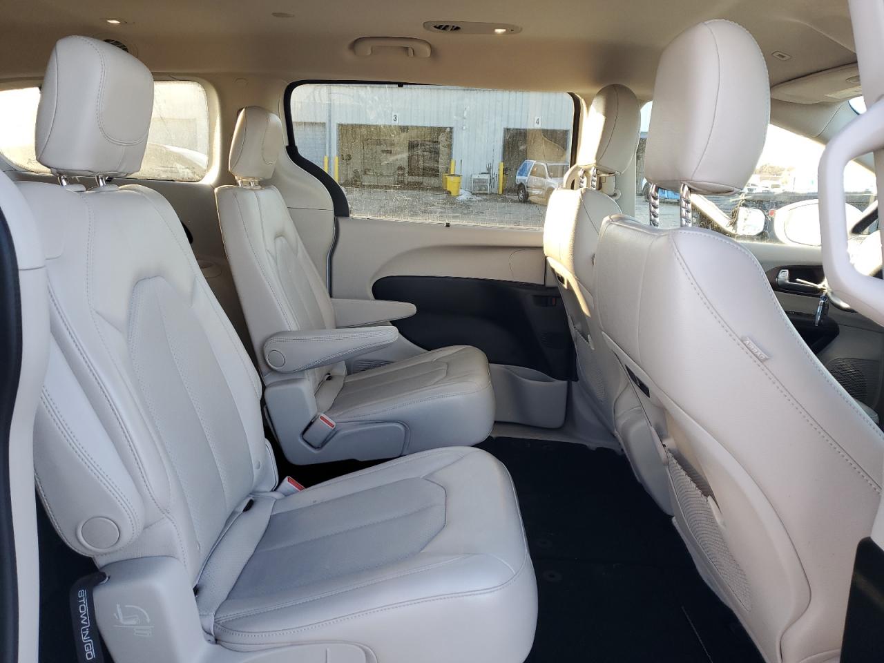 CHRYSLER PACIFICA TOURING L