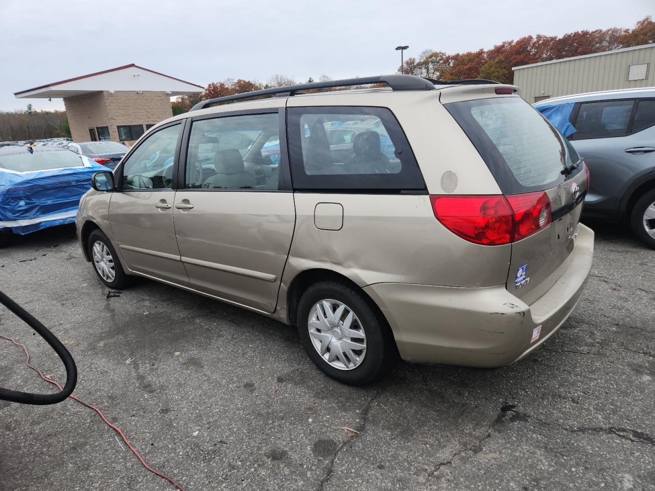 Lot #3280392963 2007 TOYOTA SIENNA CE