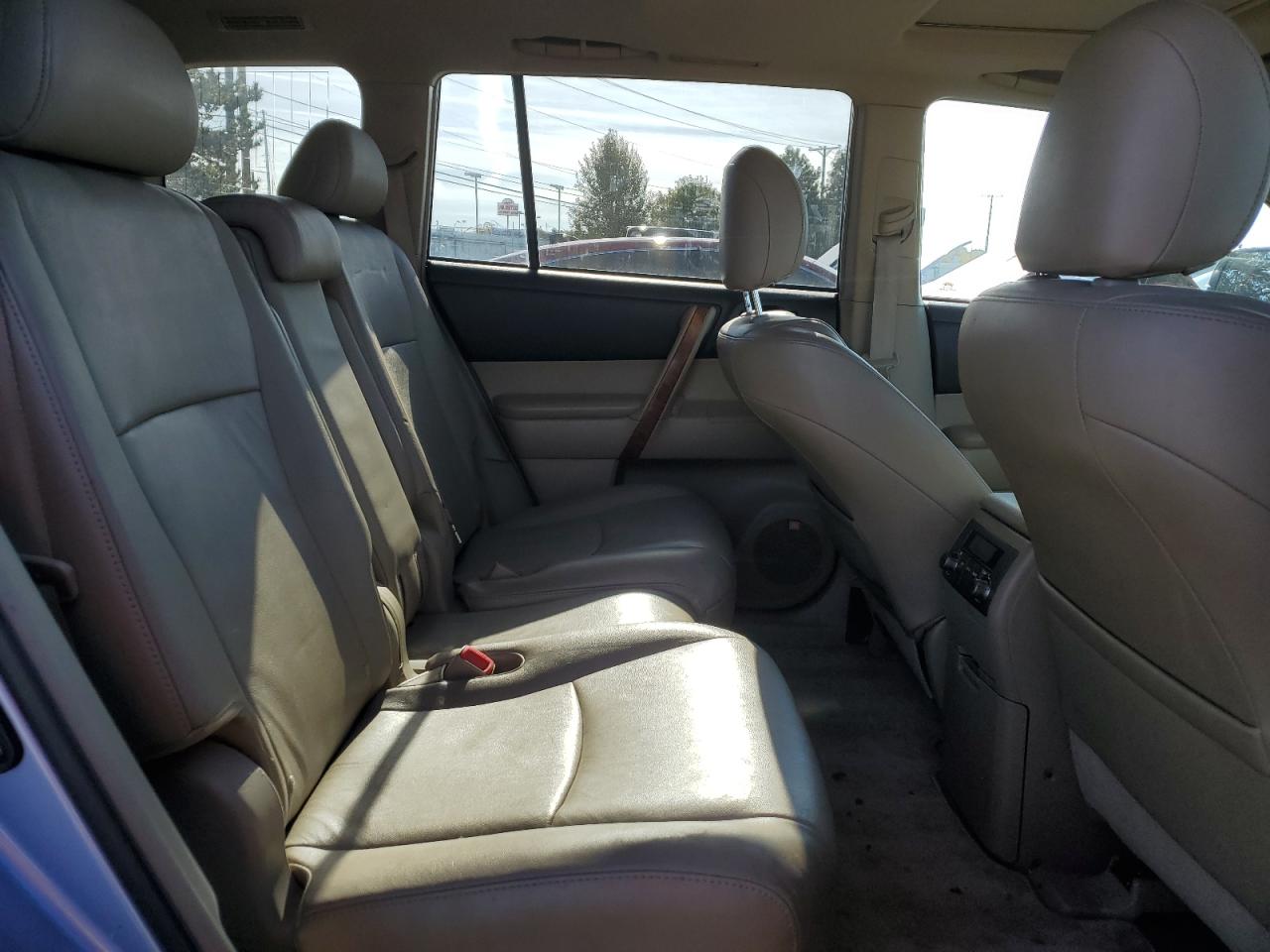 TOYOTA HIGHLANDER LIMITED