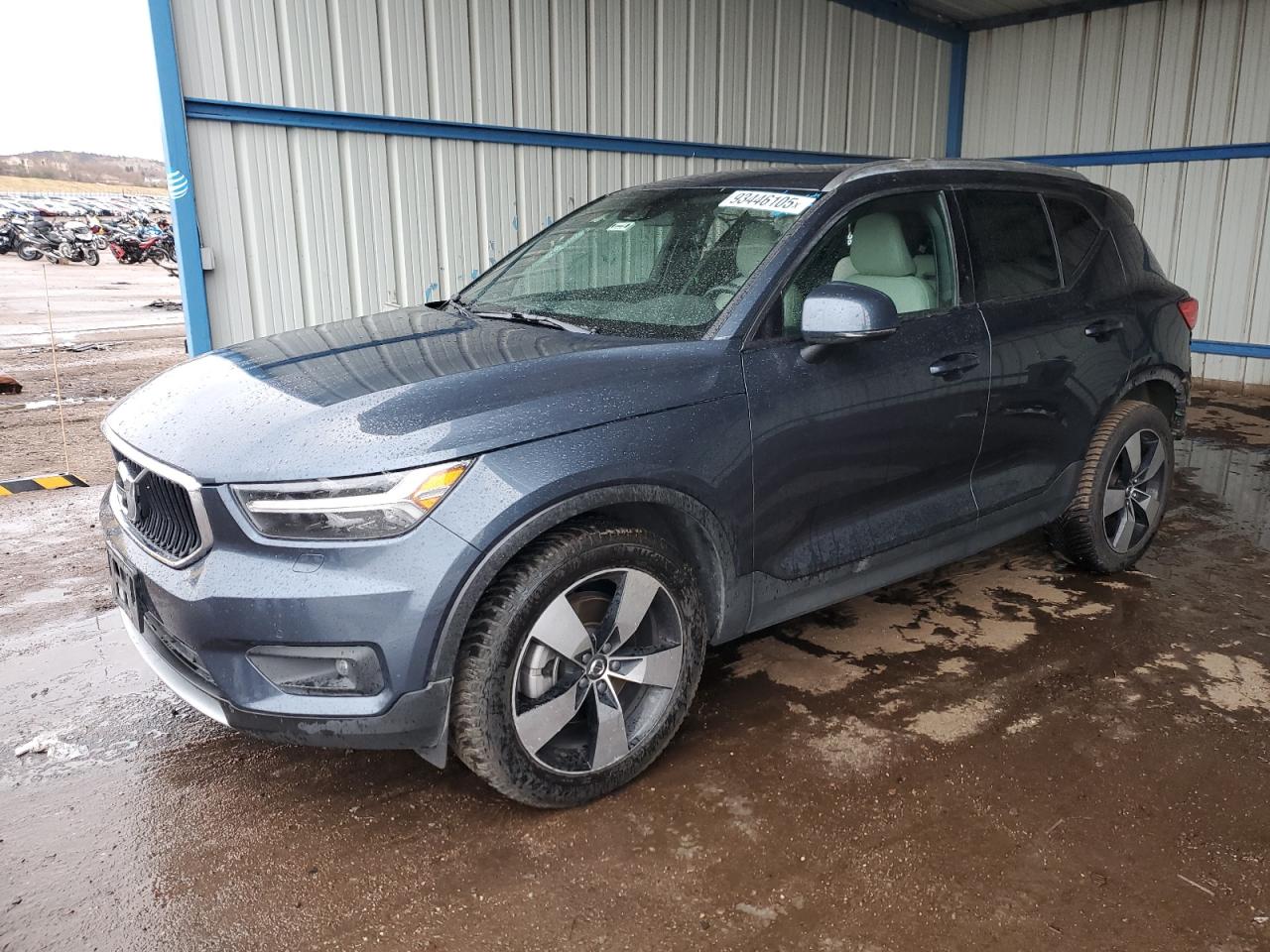 VOLVO XC40 T5 MOMENTUM