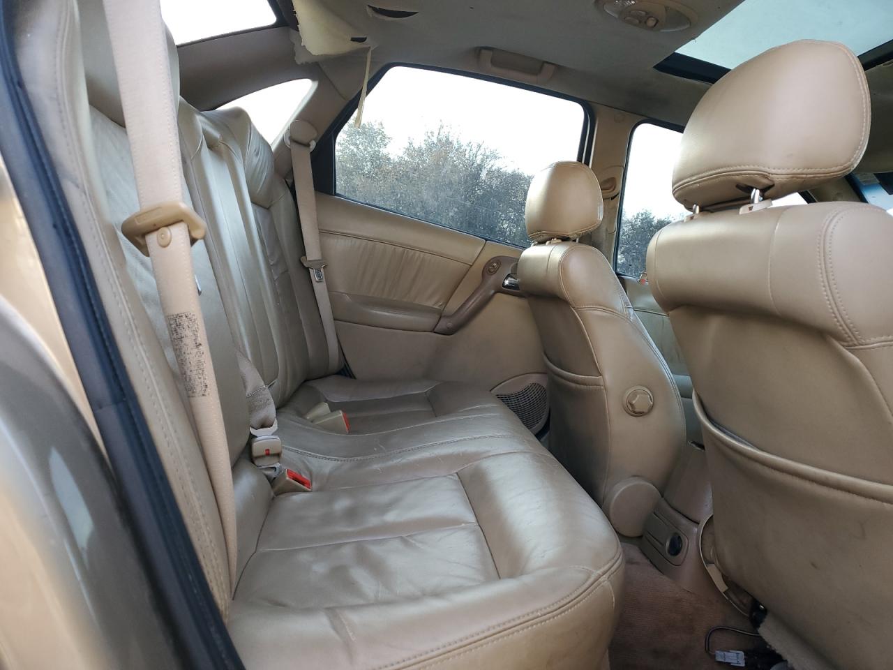 Lot #3297132524 2001 SATURN L300