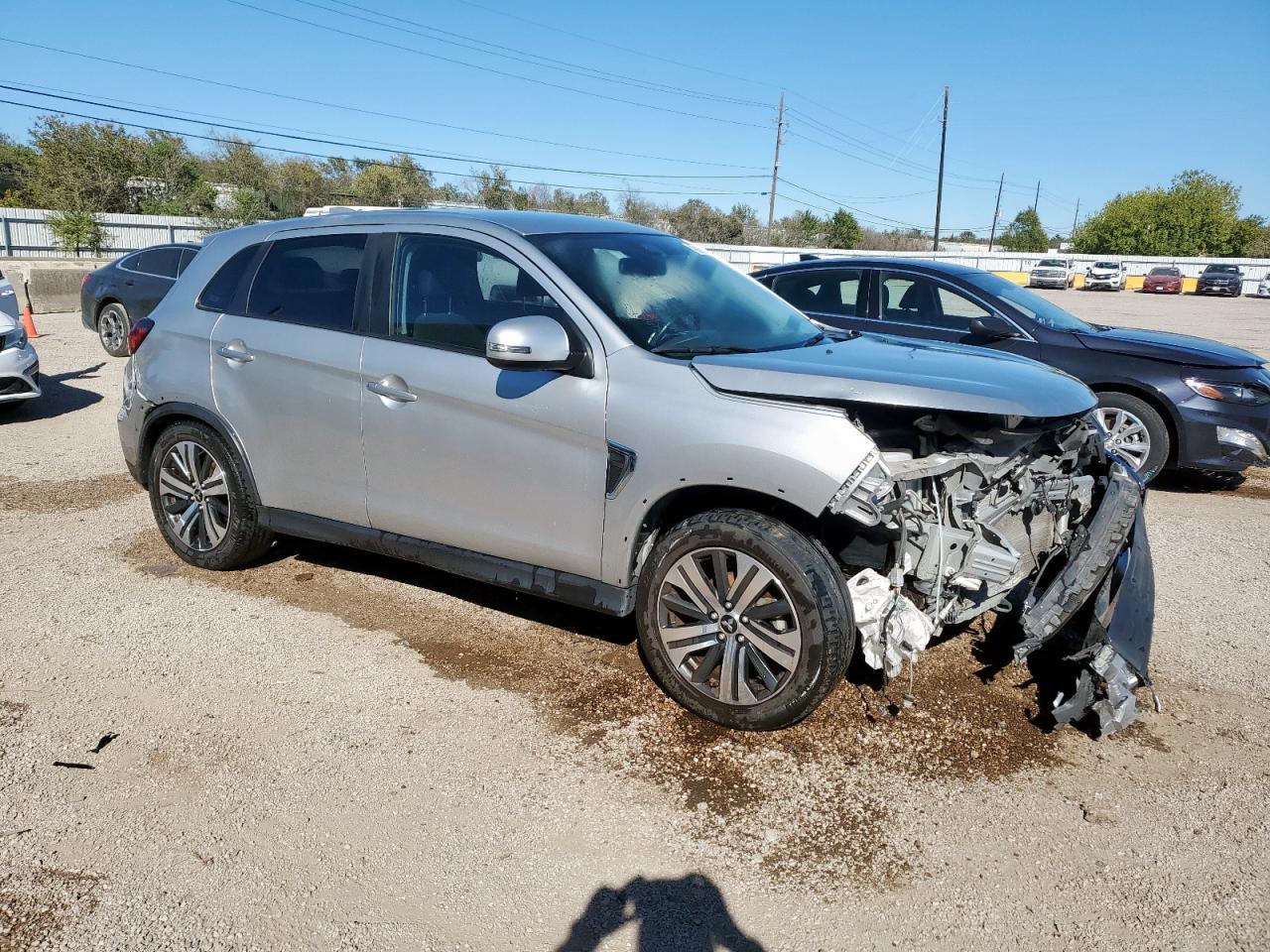 MITSUBISHI OUTLANDER ES