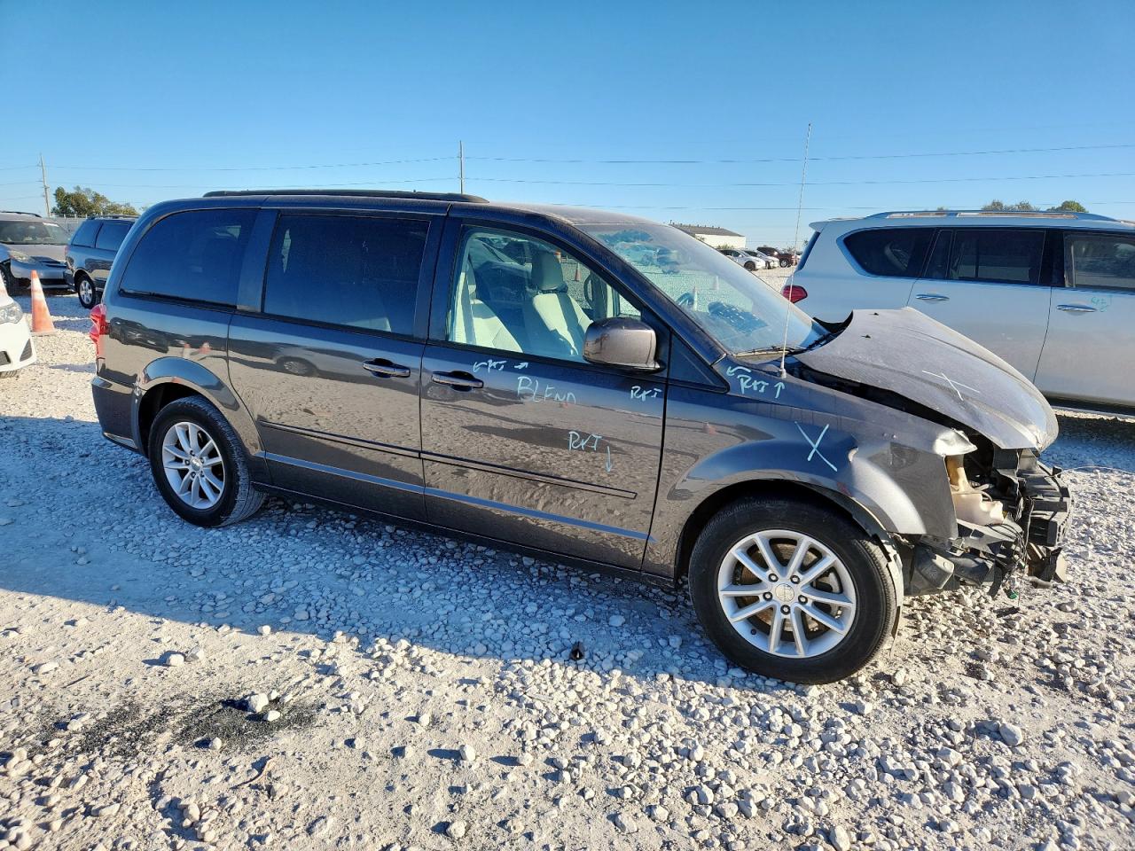 Lot #3318178376 2015 DODGE GRAND CARA