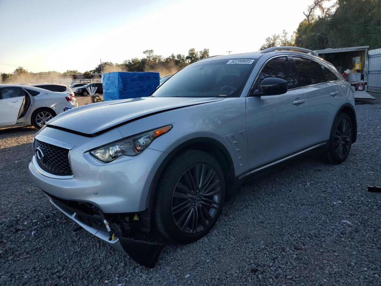 INFINITI QX70