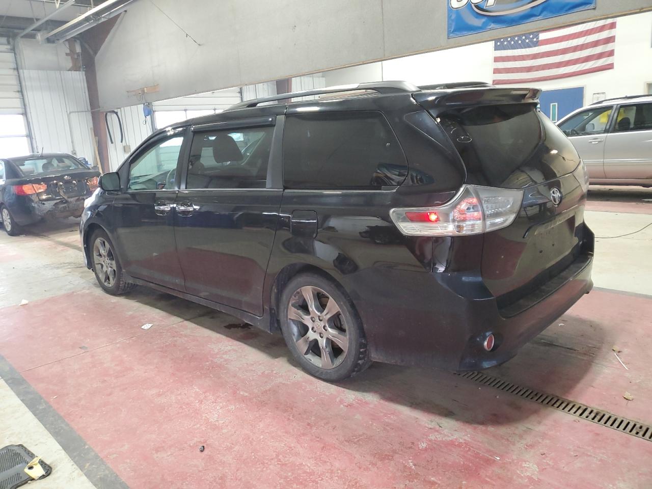 TOYOTA SIENNA SPORT