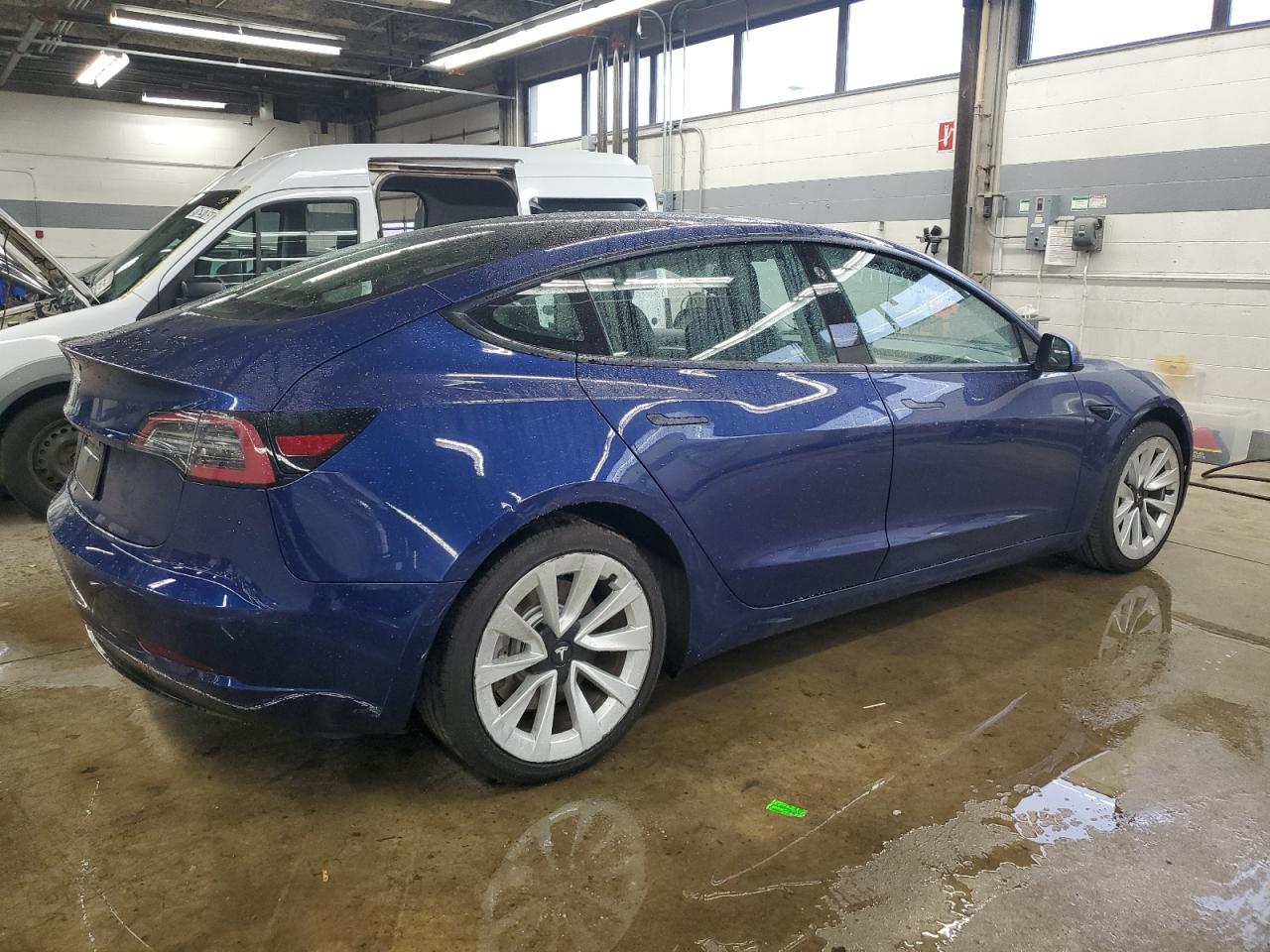 Lot #3303662946 2022 TESLA MODEL 3