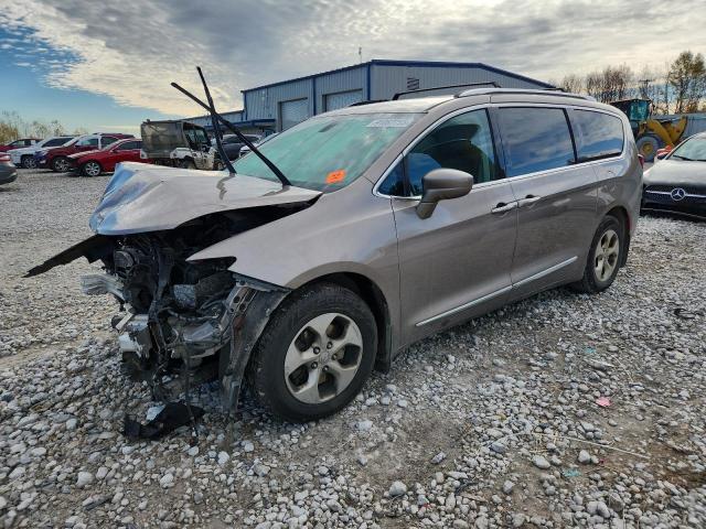 Global Auto Auctions: 2017 CHRYSLER PACIFICA T