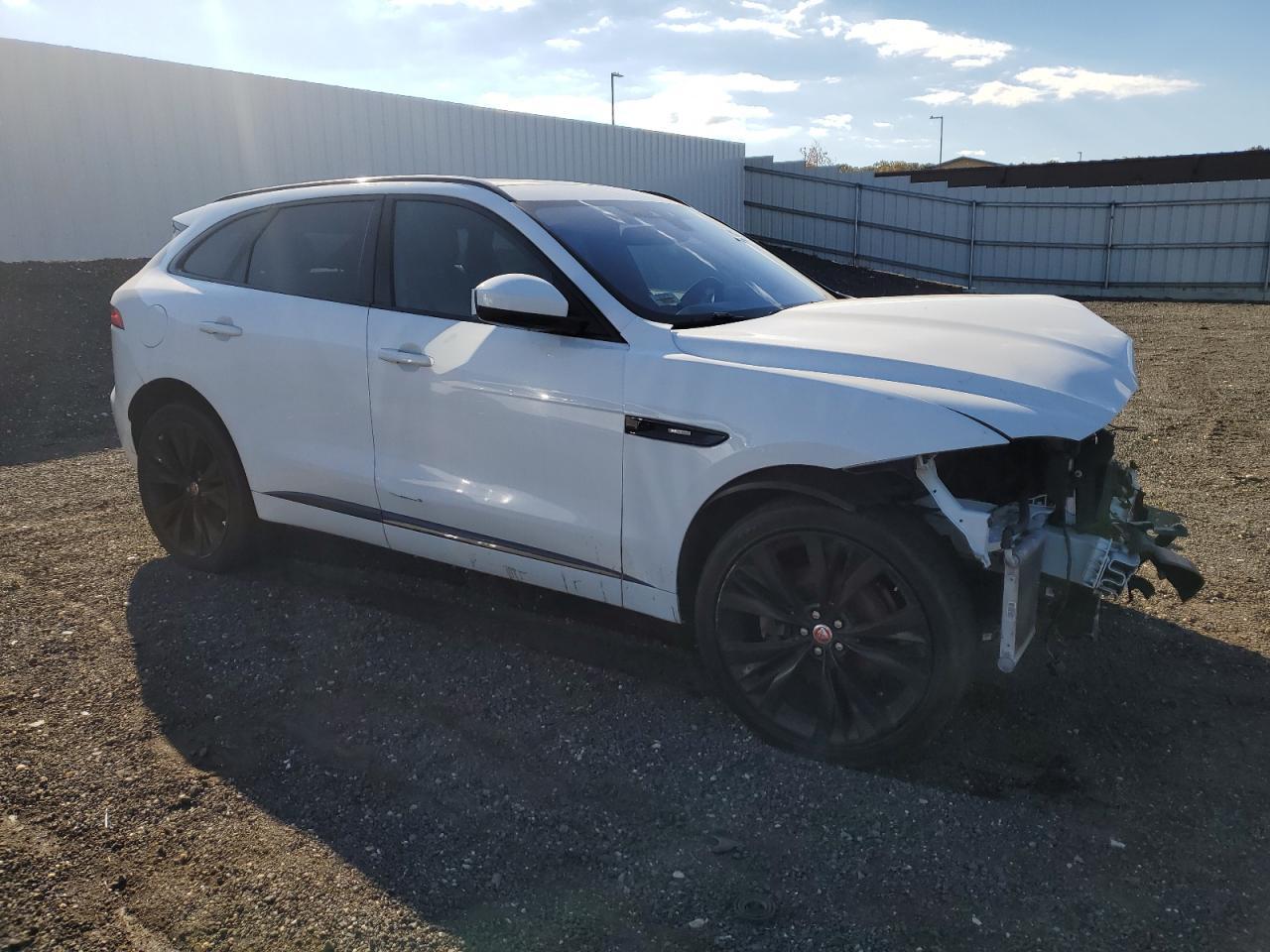 JAGUAR F-PACE R - SPORT