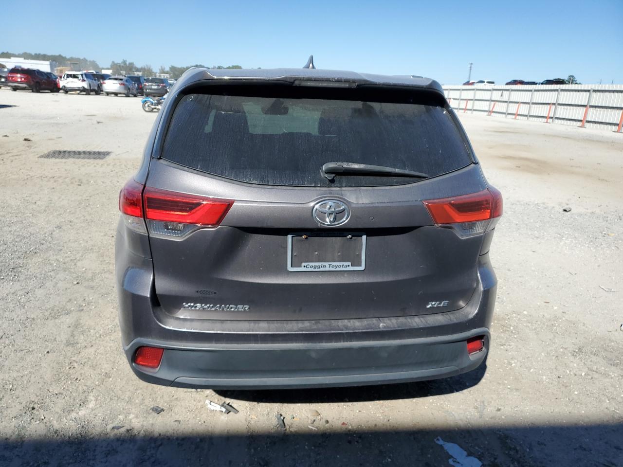 TOYOTA HIGHLANDER SE