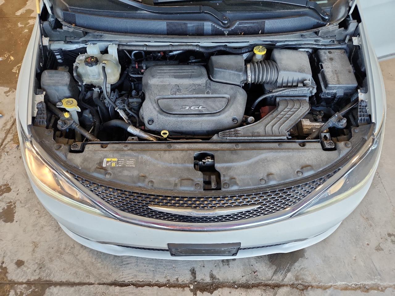 CHRYSLER PACIFICA TOURING L