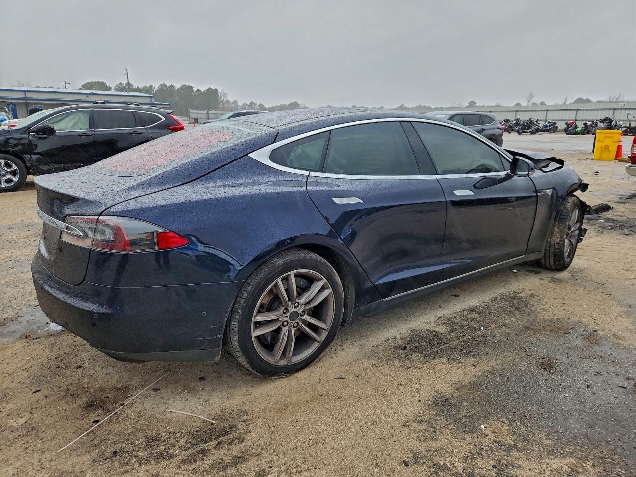 TESLA MODEL S