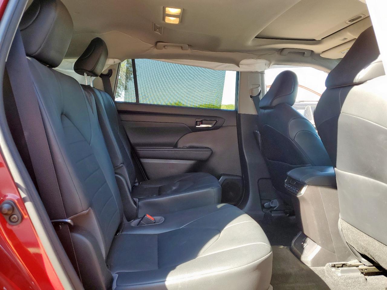 TOYOTA HIGHLANDER XLE